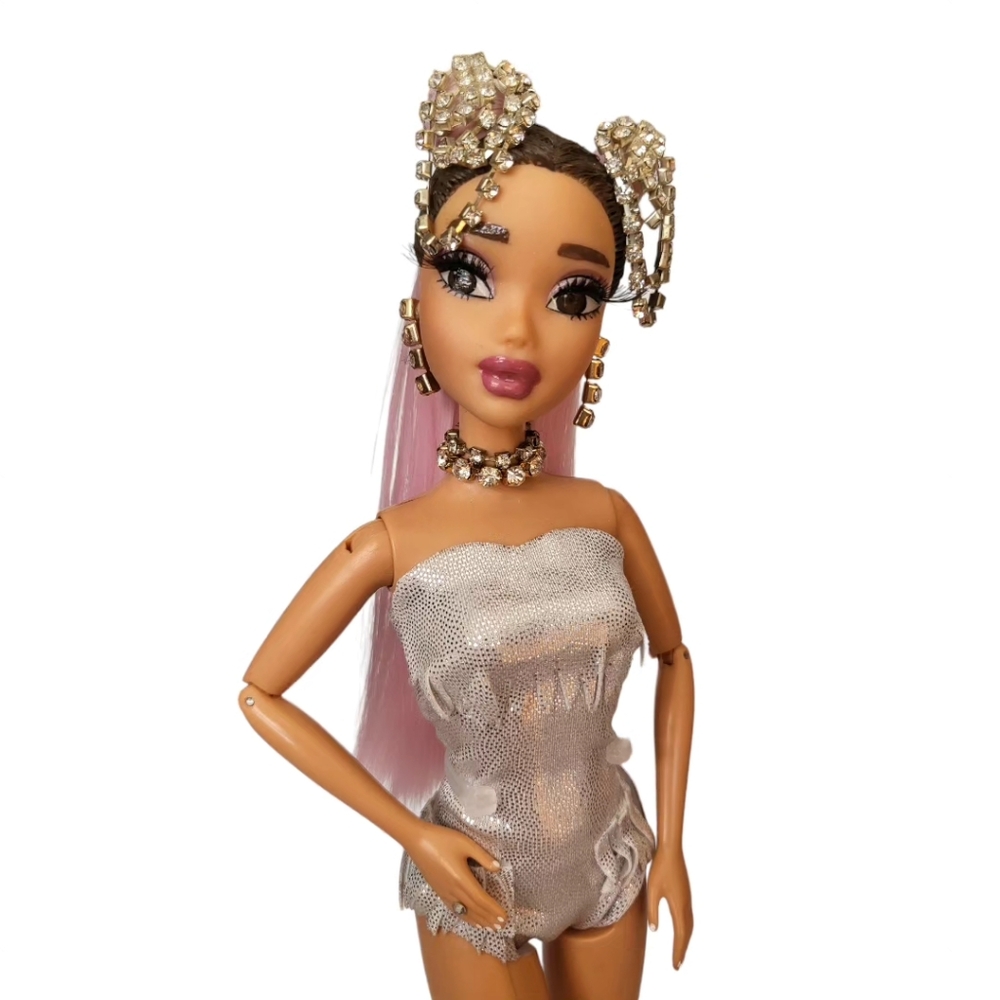 Ariana Grande 7 Rings Doll - Picture 6 of 10